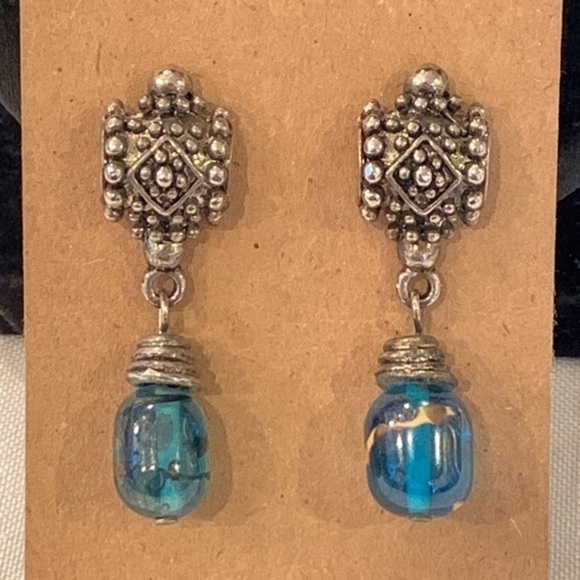 Jewelry - 💐5/25 silver tone blue art glass round bead dangle drop